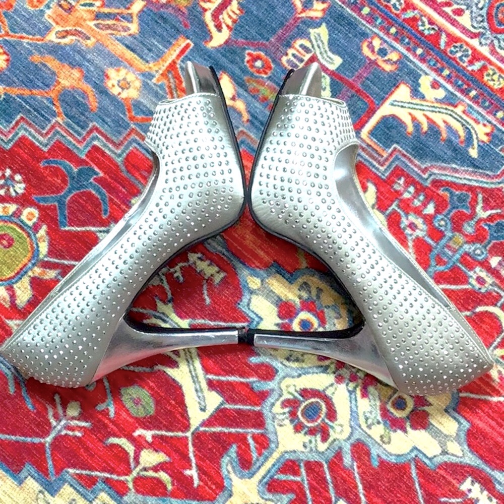 🤍 Rampage Gimme Silver Satin Rhinestone Peep Toe Platform Heels Sz.8 - Picture 5 of 10